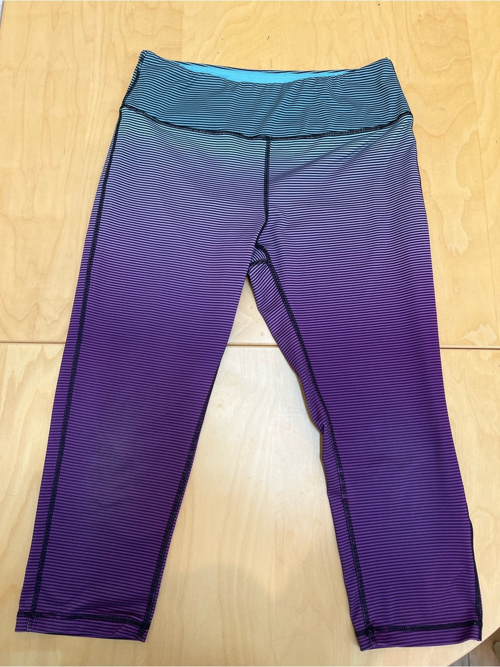 Pro Player Purple women’s Ombre Active Capri Leggings size M
